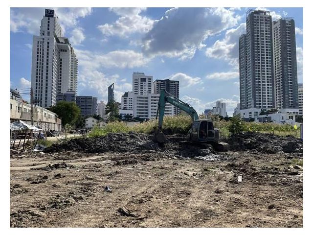 ให้เช่าที่ดินซอยสุขุมวิท 39 เพื่อสร้างบ้านพักคนงานก่อสร้าง เลือกขนาดที่ดินได้ตั้งแต่ 1-3 ไร่ ใกล้สถานี BTS พร้อมพงษ์