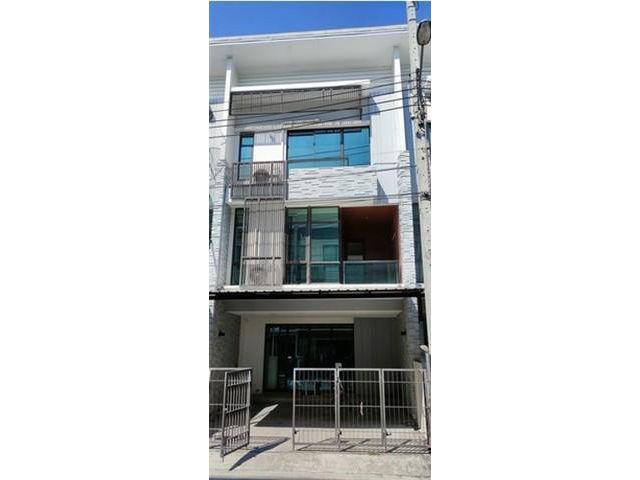 BH1372 ให้เช่า Town Home3ชั้น 3ห้องนอน 4ห้องน้ำ