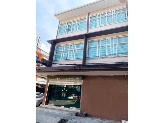 ให้เช่าโฮมออฟฟิศ 3ชั้น อโศก ดินแดง ใกล้MRT พระราม9