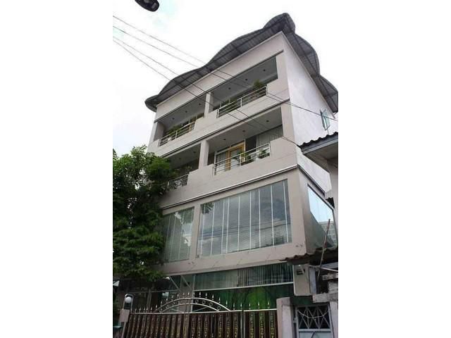 ขายบ้าน4.5 ชั้น เนื้อที่108ตร.ว .  ย่านห้วยขวาง