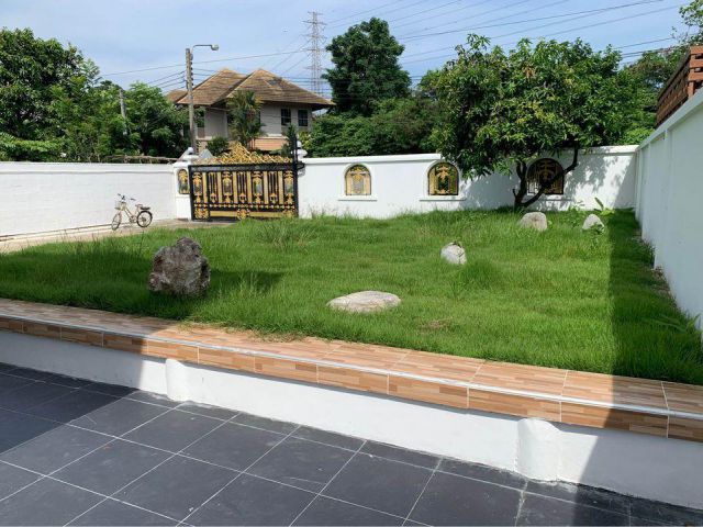 ให้เช่าบ้านเดี่ยว  2 ชั้น หมู่บ้านเมืองทอง