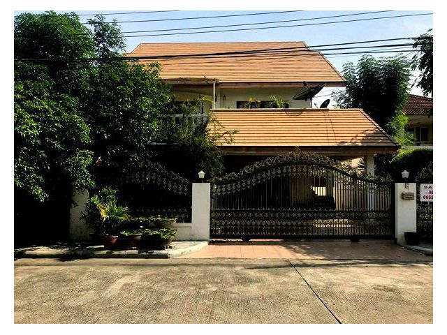 ขายบ้านเดี่ยว  ม.ชวนชื่นซิตี้ คู้บอน-วัชรพล รามอินทรา 65  เนื้อที่ 87.3 ตรวใช้สอย 362 ตรม ใกล้ห้างเพลินนารี่ รถไฟฟ้าสายส