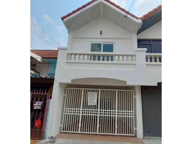 ขายทาวน์เฮ้าส์ 2 ชั้น แต่งใหม่ นวลจันทร์ หมู่บ้านร่มไทร ซอยคลองลำเจียก 10