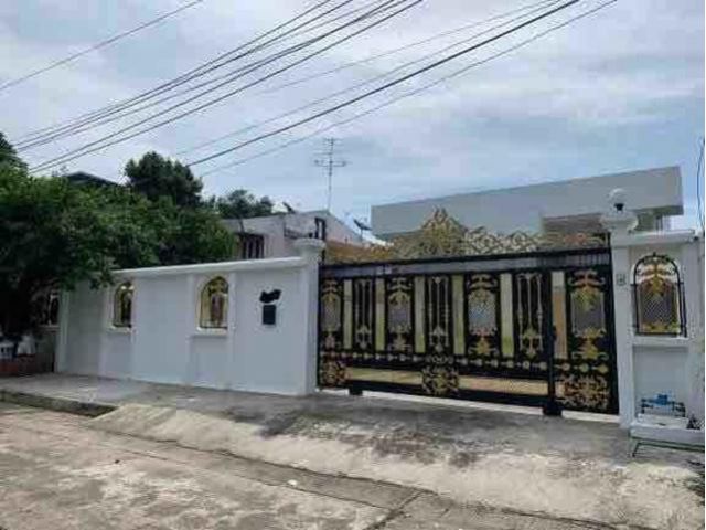 มอเตอร์เวย์ 120ตรว. 360 ตรม. 7แอร์  APLหัวหมาก5นอน