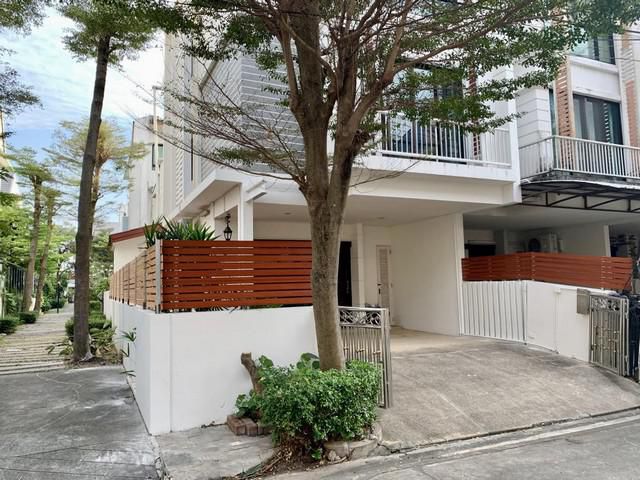 ขายทาวน์โฮม 3 ชั้น หลังมุม โครงการอารียาแมนดารีนา สุขุมวิท 77 ย่านอ่อนนุช ใกล้BTSศรีนุช เหมอะพักอาศัย