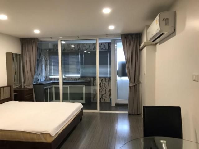 รหัสทรัพย์ P6132 ให้เช่าคอนโด ไอทีเอฟ สีลม พาเลส ห้องสวยพร้อมเฟอร์และเครื่องใช้ไฟฟ้าครบ
