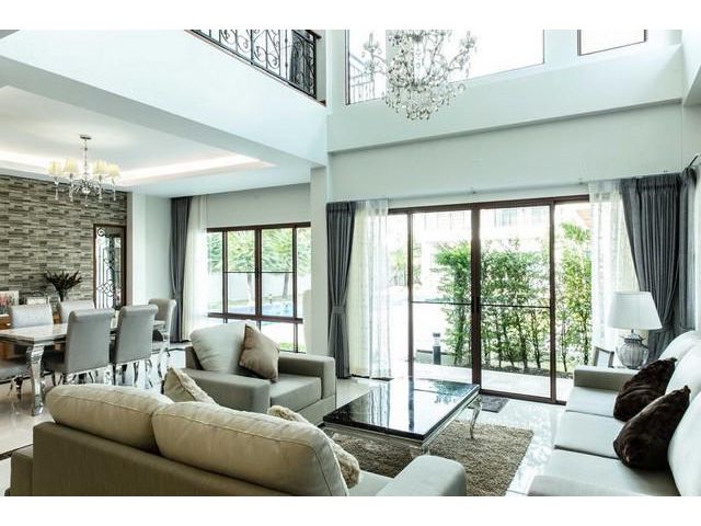 เช่าบ้านสไตล์โมเดรินหรู 12 bedrooms บ้าน3หลัง