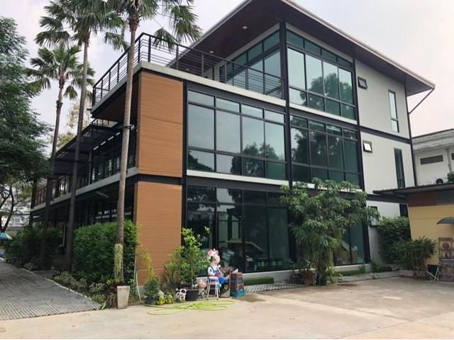 ให้เช่าอาคาร 3 ชั้น ถนนสุขุมวิท 105 ซอยลาซาล ใกล้โรงเรียนบางกอกพัฒนา