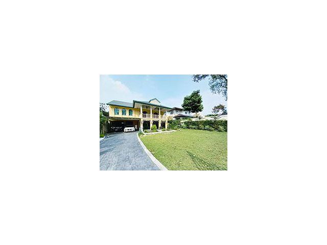 ให้เช่า บ้านเดี่ยว 2 ชั้นแบบคลาสสิค ปรับปรุงใหม่ FOR RENT Newly renovated classic 2Storey Single House