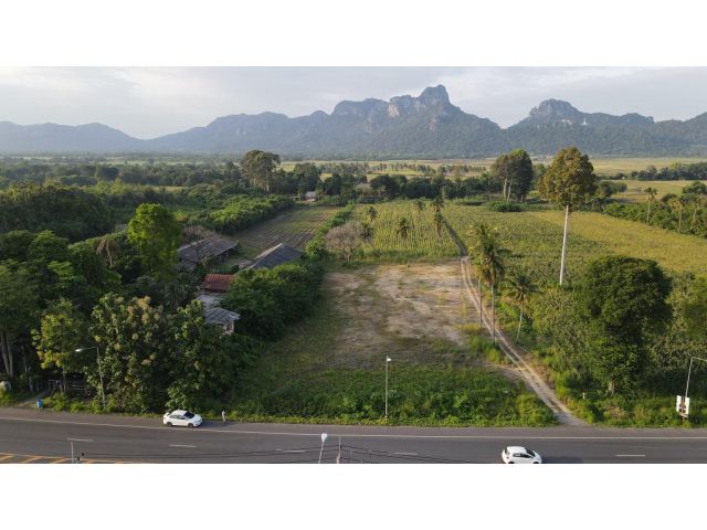 . .ที่ดินเปล่า!! ติดถนน ตรงข้ามหมู่บ้านแมรี่แลนด์ อ่างซับเหล็ก วิวภูเขา. .