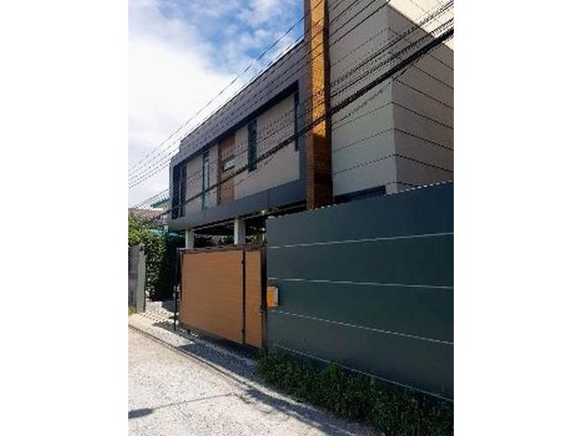 ขายบ้านเดี่ยว มีสระว่ายน้ำ ถนนบางแวก ภาษีเจริญ