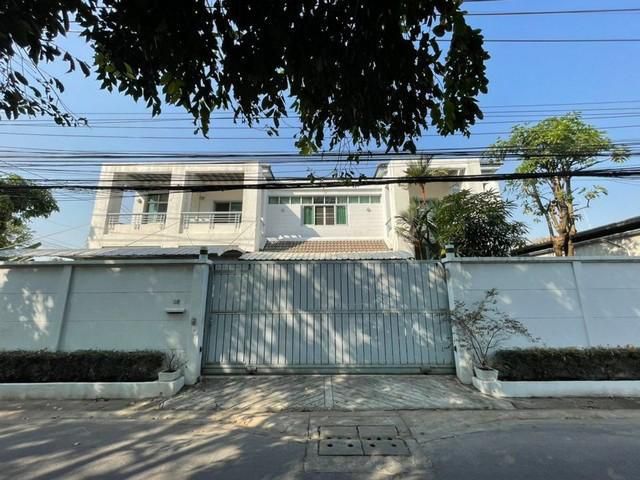 PF04 ขาย บ้านเดี่ยว 2 ชั้น ลาดพร้าว 71 ซอยนาคนิวาส ย่านลาดพร้าว หันหน้าเข้าทิศตะวันออก ใกล้ โรงพยาบาลเปาโล โชคชัย 4 และโ