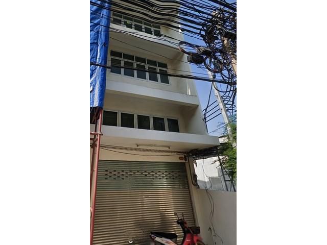 ให้เช่าอาคารพาณิชย์ 3 ชั้นรีโนเวทใหม่ย่านราชดำเนิน