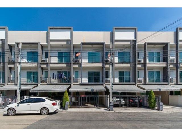 BH1398 ให้เช่าทาวน์โฮม3ชั้นบ้านกลางเมืองสุขุมวิท77