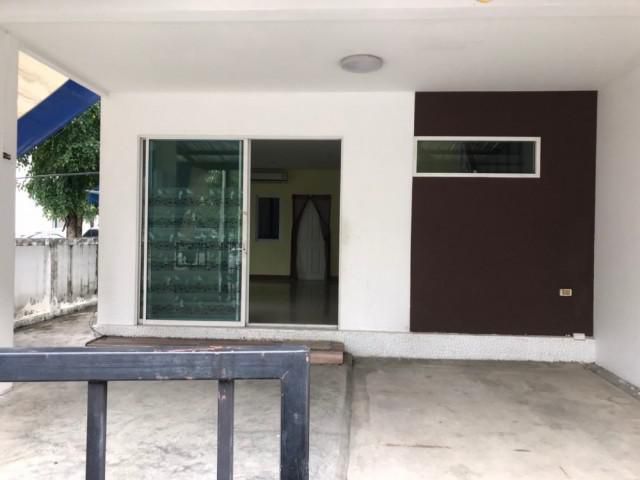 ให้เช่าทาวน์โฮม2ชั้น หมู่บ้านเดอะทรัสต์ วงแหวน-กาญจนาภิเษก ลำลูกกาคลอง6 ถนนเลียบคลองหกวาสายล่าง ปทุม