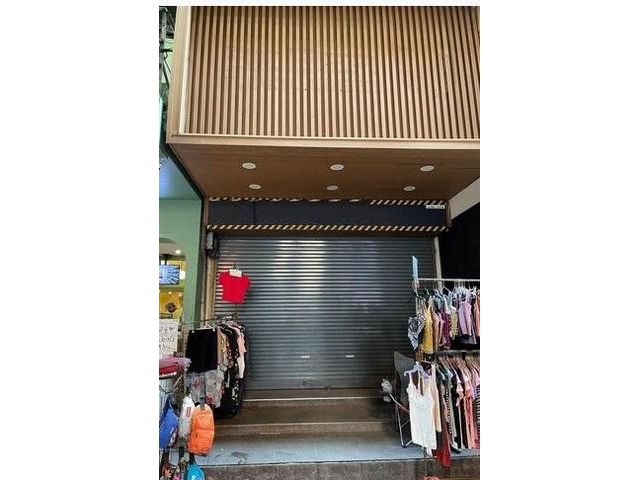 ให้เช่าอาคาร 1 คูหา 4.5ชั้น 250 ตรม ติดถนนสีลม