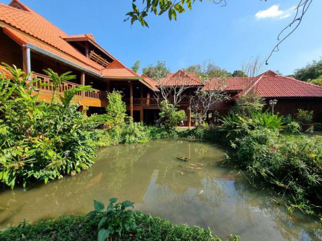 ขายบ้านเรือนไทยไม้สักทอง ใกล้โรงแรมโฟร์ซีซัน เนื้อที่ 1-0-39 ไร่ ราคา 25 ล้าน
