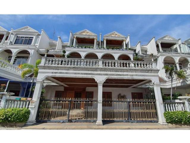 ขายทาวน์โฮม 2 คูหา 6ชั้น  สาธุประดิษฐ์ 56