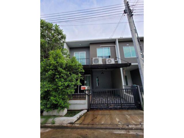 ขายทาวน์โฮม เดอะคัลเลอร์ส วงแหวน-รามอินทรา  เฟส3 ราคาพิเศษเพียง 2,290,000 บาท