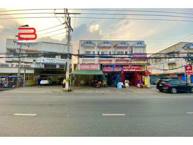 อาคารพาณิชย์ 3 ชั้น หลังริม โครงการอยู่ถาวร เนื้อที่ 20.9 ตรว. มี 3 ห้องนอน 3 ห้องน้ำ อ.ธัญบุรี จ.ปทุมธานี