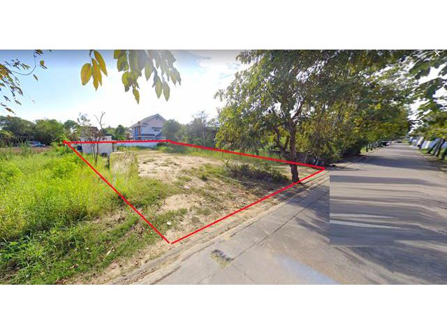 หน้าหมู่บ้าน ที่ดินถมแล้วหนองแขม180 ตรว เพชรเกษม