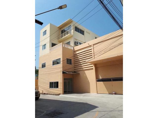 ให้เช่าโกดังพร้อมสำนักงาน ใจกลางเมืองพัทยา ชลบุรี