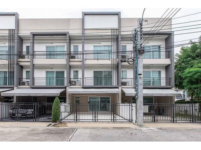 BS354 ขาย ทาวน์โฮม 3ชั้นบ้านกลางเมือง สุขุมวิท 77