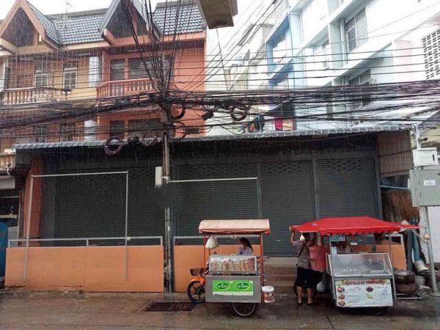 BH1411 ให้เช่าทาวเฮ้าส์ 3ชั้น  หมู่บ้านอยู่เจริญ