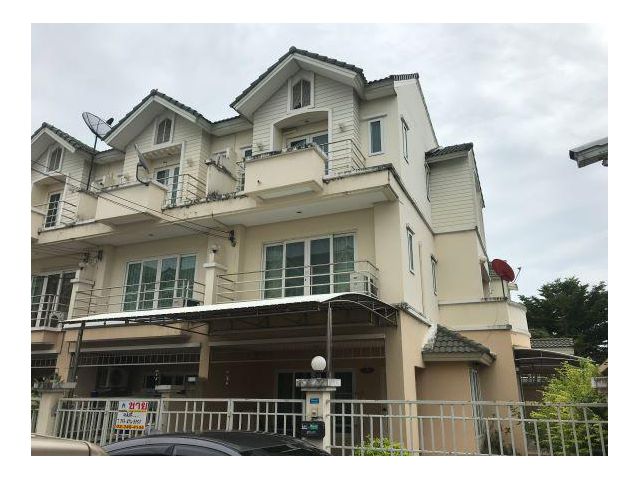 ขายทาวน์โฮม 3 ชั้น หมู่บ้านสิทธารมย์ แจ้งวัฒนะ ใกล้ห้าแยกปากเกร็ด ติดถนนแจ้งวัฒนะ ตำบลปากเกร็ด อำเภอปากเกร็ด จังหวัดนนทบ