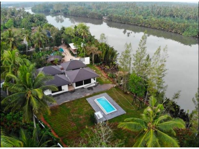 ขายวิลล่าติดแม่น้ำตาปี ขนาด 1 ไร่ 2 งาน