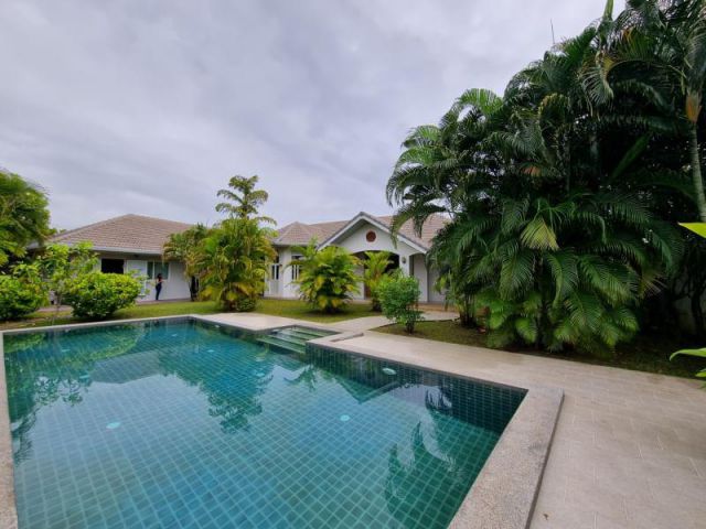 ขายบ้านPoolVilla สันกำแพงสายใหม่ เนื้อที่ 250 ตร.ว. (พร้อมเฟอร์นิเจอร์)