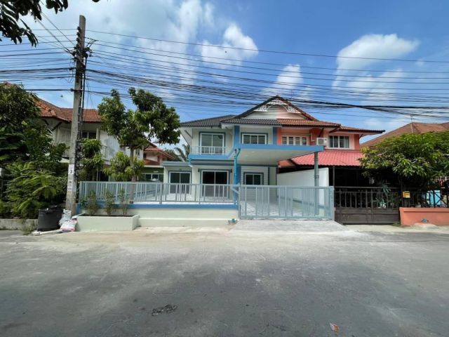 ขายบ้านแฝด 2 ชั้น #หมู่บ้านพฤกษา3 ซอยวัดลาดปลาดุก รีโนเวทพร้อมเข้าอยู่ หลังใหญ่มีระเบียงด้านหน้าจอดรถได้หลายคัน