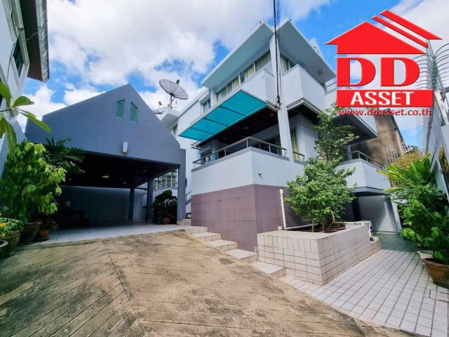 FOR SALE / FOR RENT HOUSE SUKHUMVIT65 BTS AKAMAI บ้านเดี่ยว 3 ชั้น สุขุมวิท65 BTSเอกมัยAsking Price