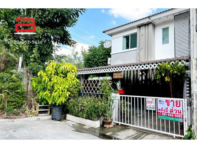 ทาวน์เฮาส์ 2 ชั้น โครงการ พฤกษา 92 เนื้อที่ 24.4 ตรว. หลังริม ลำลูกกาคลอง 3 ถนนลำลูกกา อำเภอลำลูกกา ปทุมธานี