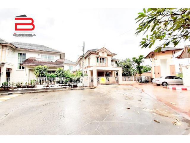 บ้านเดี่ยว 2 ชั้น หลังริม โครงการ ปริญญดา ฉลองรัช เนื้อที่ 72.1 ตรว. ประดิษฐ์มนูธรรม 23 ถนนเลียบทางด่วนรามฯ เขตลาดพร้าว