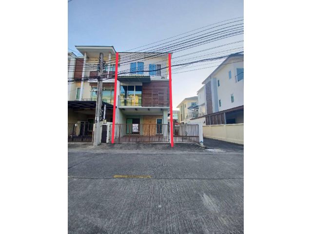 ขายทาวน์โฮม 3 ชั้น ธนาพัฒน์เฮ้าส์ สาทร-นราธิวาส 3 ห้องนอน 4 ห้องน้ำ 34.2 ตร.ว หลังมุม ทำลดี 4 สถานี BTS ช่องนนทรี
