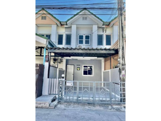 ขายบ้านสวยราคาถูกมาก 2 ห้องนอน 2 ห้องน้ำ 1 ที่จอดรถ ในหมู่บ้านมณีแก้ว (หนองมน บางแสน)