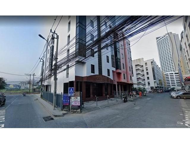 ให้เช่าพื้นที่สำนักงาน  300ตรม ถนนรัชดาภิเษกซอย18
