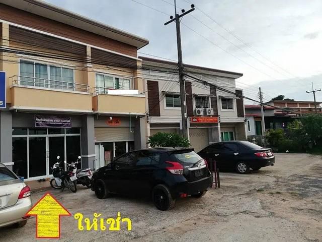 อ.พาณิชย์ศูนย์กระจายสินค้่า ตลาดเจริญศรี  20ตรว.