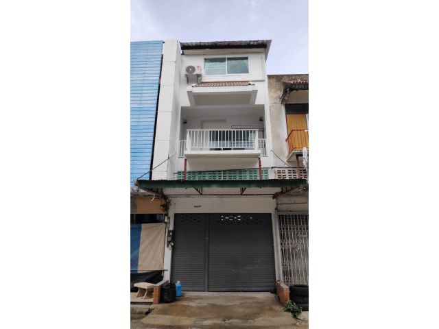 อาคารพาณิชย์ รีโนเวทปรับปรุงใหม่ทำเลใกล้เมือง