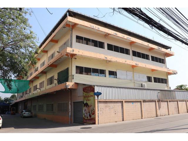 ให้เช่าโกดังลาดพร้าว  โกดัง3 ชั้น พื้นที่ 3000 ตรม