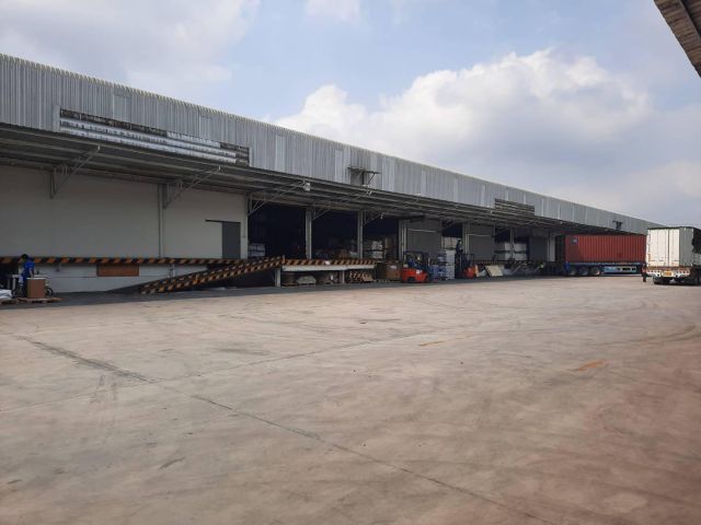 โกดังให้เช่า คลังสินค้า โรงงาน ใกล้สนามบินสุวรรณภูมิ  ถนน พัฒนาชลบท 3 พื้นที่ขนาด  1,000-50,00 ตารางเมตร