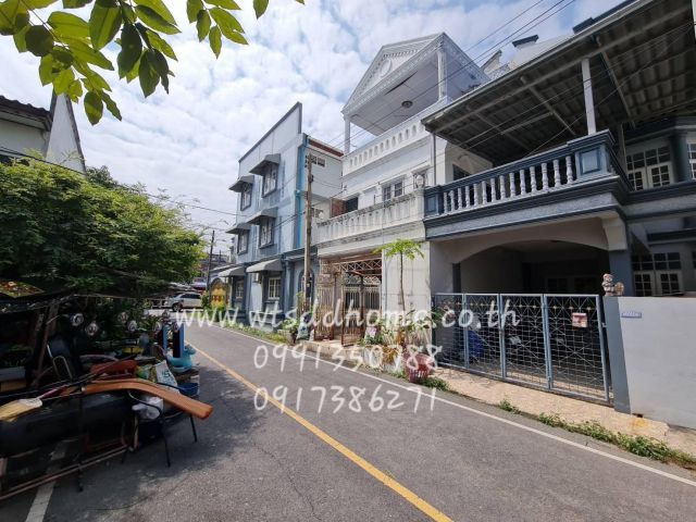 R045-037 ทาวน์เฮ้าส์ 3 ชั้น หมู่บ้านพรร่มเย็นวิลล่า (ขายตามสภาพ) ที่ดิน 22 ตรว. พื้นที่ใช้สอย 258 ตรม.