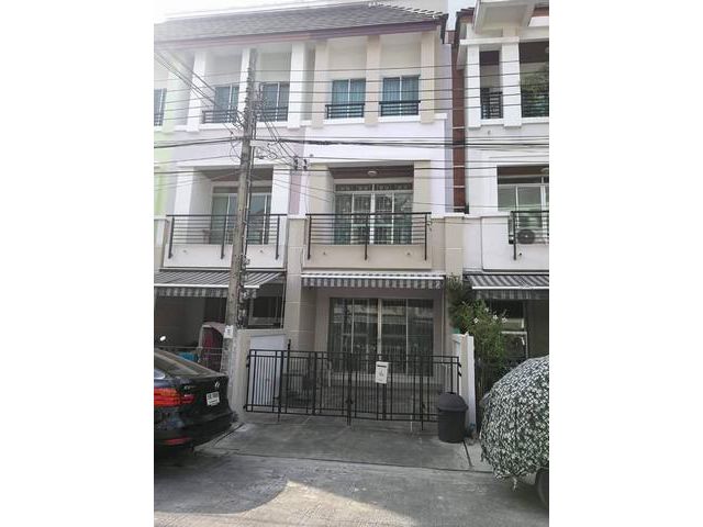 ให้เช่าทาวน์โฮม3ชั้น บ้านกลางเมือง กรุงเทพกรีฑา 7