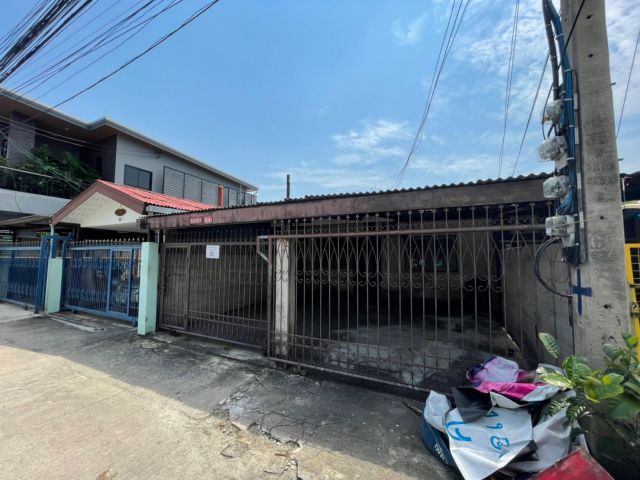 ขาย ทาวน์เฮาส์ หมู่บ้านรัตนโกสินทร์ 200 ปี ขนาด 27 ตร.วา ธัญญบุรี ปทุมธานี