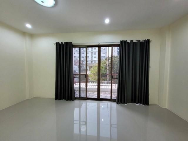 ให้เช่าทาวน์โฮมใหม่ 3ชั้น ซอยลาดพร้าว 93