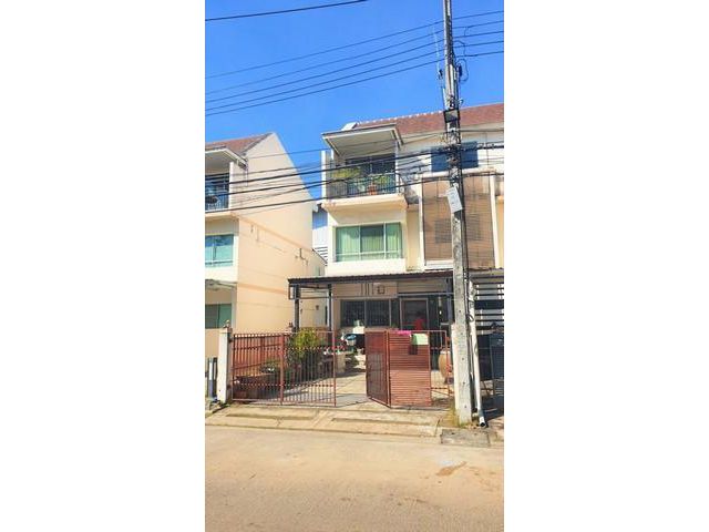 BH1433 ให้เช่าทาวน์โฮม3 ชั้น หลังมุม
