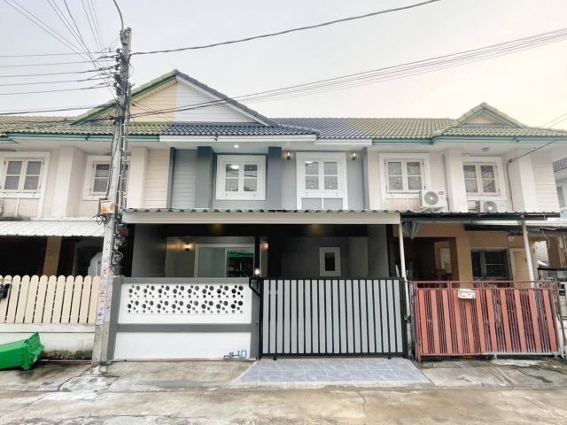 ขายทาวน์เฮ้าส์ 2 ชั้น #หมู่บ้านพฤกษา30 รีโนเวทใหม่พร้อมอยู่ บ้านสวย ทำเลดี พร้อมเข้าอยู่ เชื่อมต่อถนนสายหลักได้หลายทาง