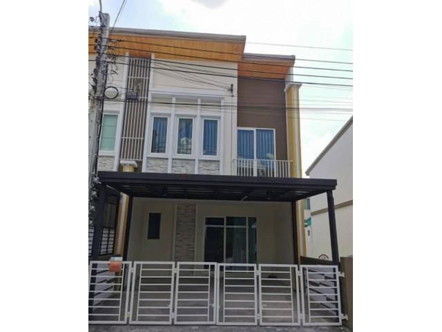 ทาวน์โฮม 2 ชั้น โกลเด้นทาวน์ บางนา-กิ่งแก้ว