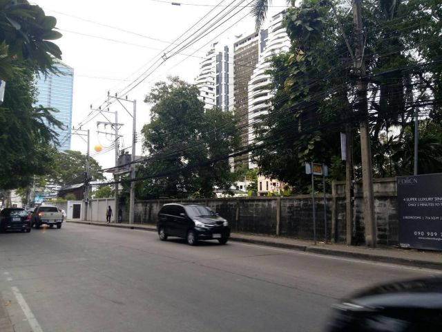ขายที่ดินในซอยสุขุมวิท 39 เนื้อที่ 1ไร่ 1งาน ติดถนนใหญ่กว้าง 12เมตร ถนนเพชรบุรี-พร้อมพงษ์ ที่ดินเชิงพาณิชย์ หน้ากว้างติด